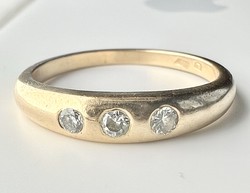 501T. 1 Forintról! Magyar 14k Arany (2,8g) Briliáns (0,15 Ct) gyűrű, fehér, tiszta kövekkel!