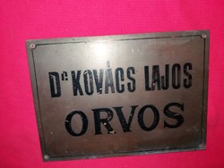 Antik festett réz cég / Névtábla : Dr. Kovács Lajos.ORVOS 26 X 18 cm a képek szerint