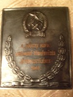 E12 Jákfalvy designed 1 gilded commemorative plaque for the Rákos 1949 soccer cup referee