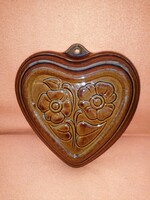 Heart-shaped flower pattern, ceramic baking dish, kuglóf form or wall decoration.