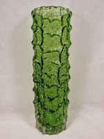 Rücskös üveg váza, XX.szd közepe körül, jelzés nélkül, ismeretlen műhely munkája.