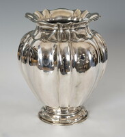 Ezüst nagy méretű cikkelyezett váza