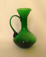Kis sötét zöld formába fújt üveg kiöntő, kancsó, váza
