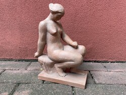 Péter Zsuzsa terrakotta kerámia akt női figura szobor képcsarnok modern retro