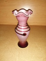 Lila fodros szélű üveg váza 21 cm (1/d)