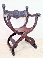 Antik,frissen felújított  faragott savonarola karfás szék