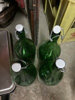 Csatos zöld üveg