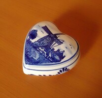 Kék-fehér kézzel festett jelzett holland delfti mázas porcelán ékszertartó doboz, szív, szélmalom