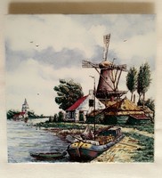 Kézzel festett régi holland mázas fajansz kerámia díszcsempe jelzett tájkép szélmalom folyópart ház