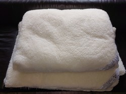 Merinoflor set. Merinoflor bedding is made from the hair of the merino sheep. Soft, flexible, breathable