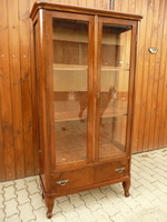 Polished glass art deco walnut display case from the 1930s in good condition for sale