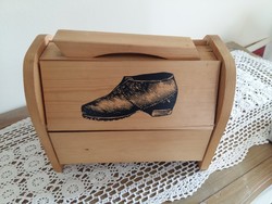 Shoe polish box