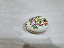 Porcelain egg with Victoria pattern from Herend