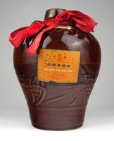 1J681 Kínai rizsbor kerámia palackban 1.5 liter