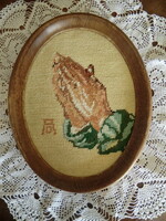 Antique tapestry 19x25 cm praying hand in a brown wooden frame