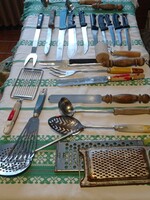 24 db konyhai eszköz 11 db kés és egyéb olcsón