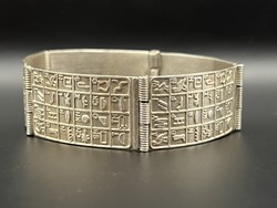 Egyiptomi hieroglifás ezüst karkötő