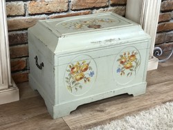 Vintage, antique chest 01.