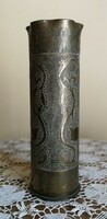 Töltényhüvely váza (hadi relikvia)