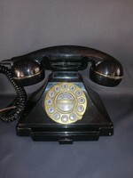 Art-deco nostalgia phone in good condition.