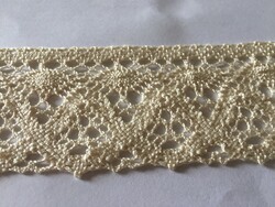 Ekrü machine cotton lace