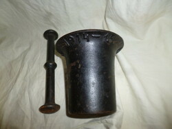 Antique iron war mortar 1914-15 pro victoria