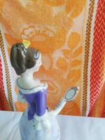 Hollóházi porcelán barokk ruhás tükröt tartó nő