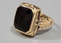 14K gold black stone signet ring 9.16 g