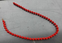 Blood red pearl string pearl necklace