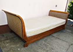 Antik hattyúágy ágy