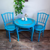 Vintage asztal, Thonet székekkel