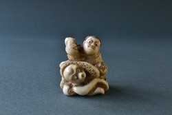 Netsuke antique Japanese carving