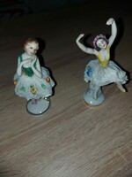 Cseh Altwien, illetve Nápolyi porcelán balerina figurák, sérült csipkeszoknyával.