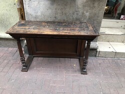 Dressing table, walnut wood, xx. Beginning of the century, size 130 x 50 cm
