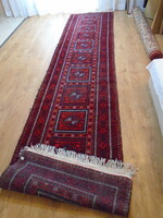Hosszú  öreg  jó állapotú kézi csomózású  perzsa futó szőnyeg