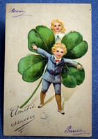Antik dombornyomott  üdvözlő litho képeslap gyermekek hatalmas 4levelű lóherével