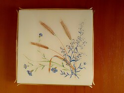Német mázas kerámia fajansz edény alátét aranyszín fém keretben (rezezett?) búzakalász kék virág