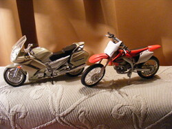 2 db Maisto motor makett Honda CRF 450R és Yamaha FJR 1300
