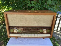 AR 612 szögletes Pacsirta régi rádió