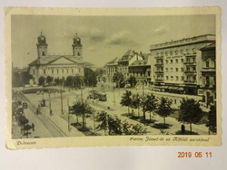 Régi képeslap: Debrecen, Ferenc József-út az Alföldi palotával (1950)