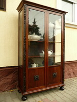Antique engraved typical Hungarian art nouveau tulip pattern round glass display case in perfect condition