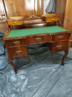Antik bécsi barokk íróasztal restaurálva