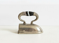 Mini fém vasaló - babaházi kiegészítő, bababútor, miniatűr