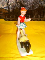Bodrogkeresztúri  kislány kakassal -kerámia figura