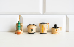 Mini műanyag konyhai gép szett hűtőmágnes - babaházi edény, bababútor, miniatűr