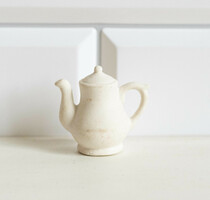 Mini biszkvit porcelán teáskanna, kávéskancsó - babaházi kiegészítő, konyha bababútor, miniatűr