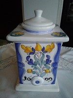 Habán biscuit or spice holder ceramic with two ears and a lid, with a hand-painted pattern!