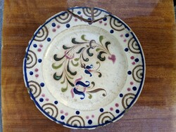 Zsolnay plate, offering (damaged)