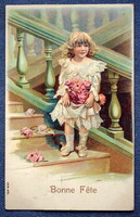 Antik dombornyomott üdvözlő litho  kisleány kisfiú kötényében rózsával lépcsőn állva