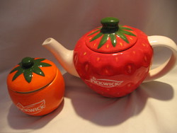 Pickwick strawberry jug and orange sugar